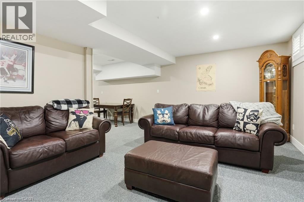 2000 15 Side Road, Milton, ON - Indoor Photo Showing Living Room