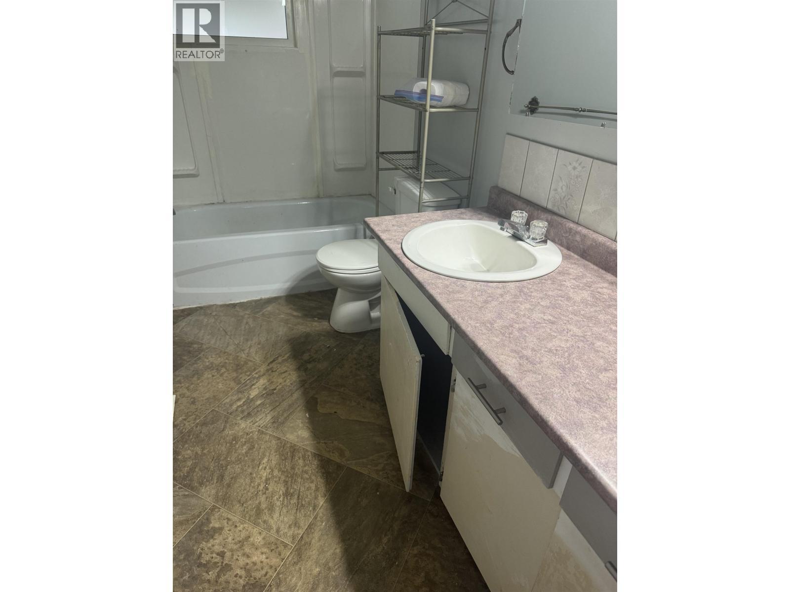 20 Kerry Crescent, Mackenzie, BC - Indoor Photo Showing Bathroom