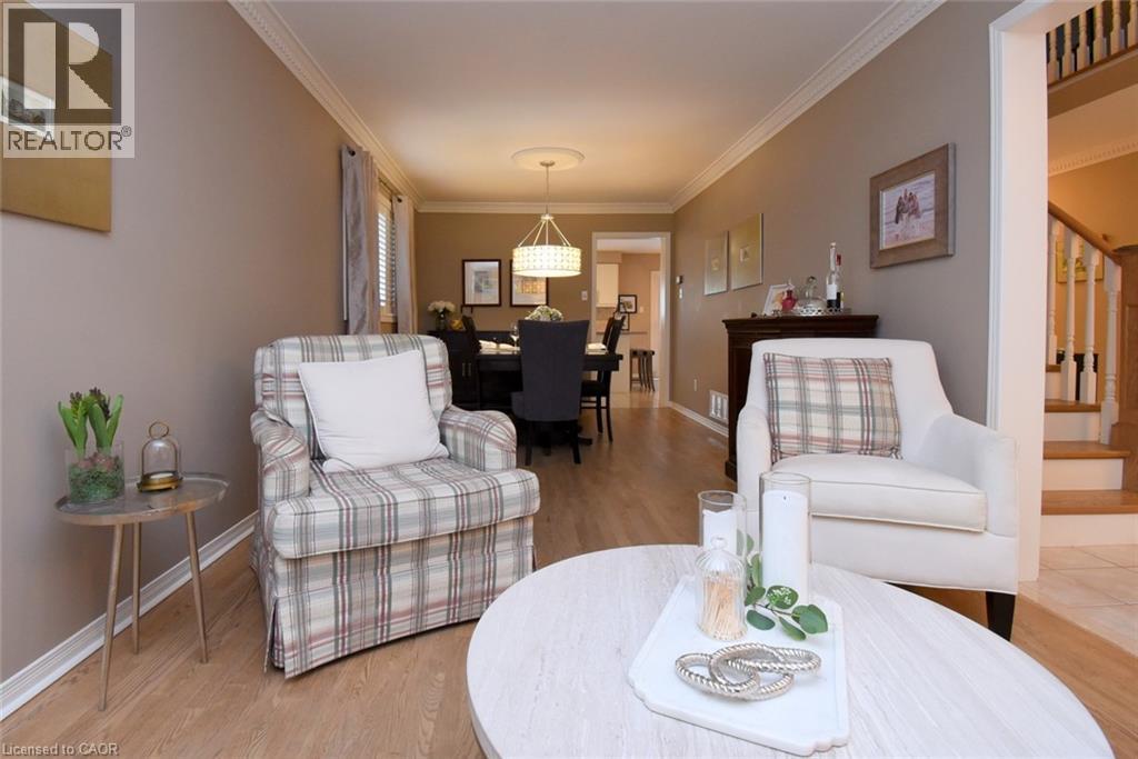 Spacious living room with beautiful flooring. - 470 Amanda Crescent, Burlington, ON - Indoor Photo Showing Living Room