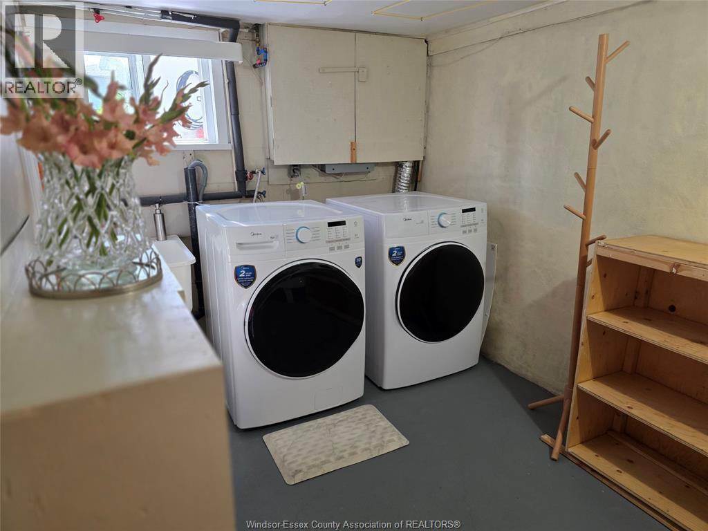 3767 Turner, Windsor, ON - Indoor Photo Showing Laundry Room