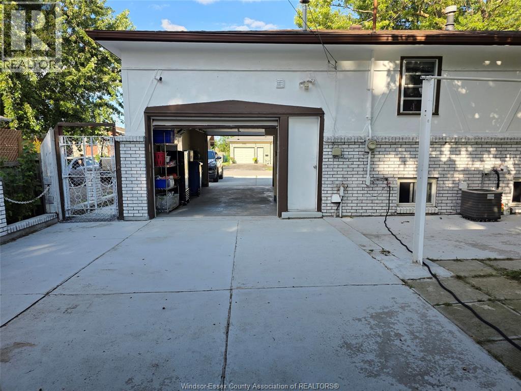 3767 Turner, Windsor, ON - Outdoor
