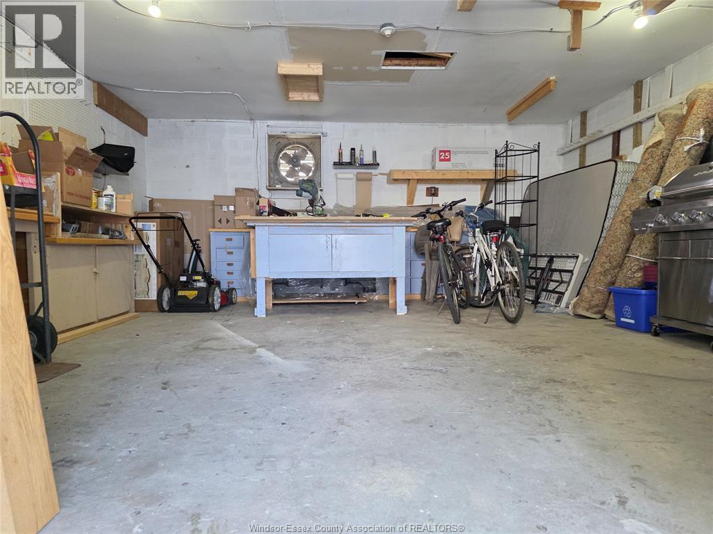 3767 Turner, Windsor, ON - Indoor Photo Showing Garage