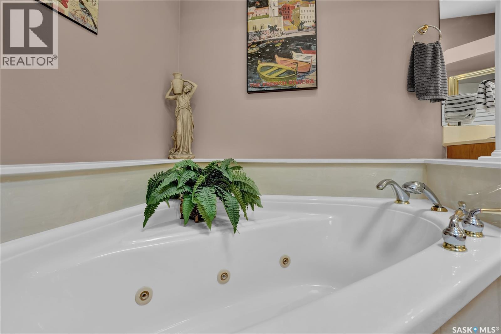 1146 Selo Place, Regina, SK - Indoor Photo Showing Bathroom