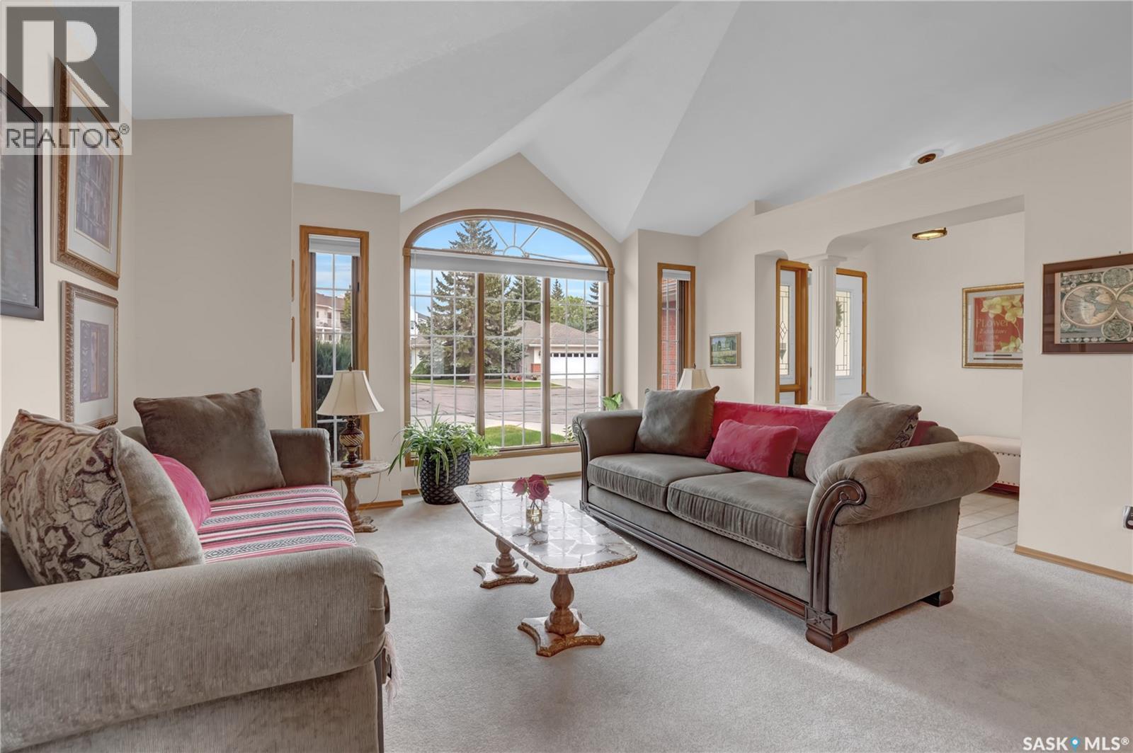 1146 Selo Place, Regina, SK - Indoor Photo Showing Living Room