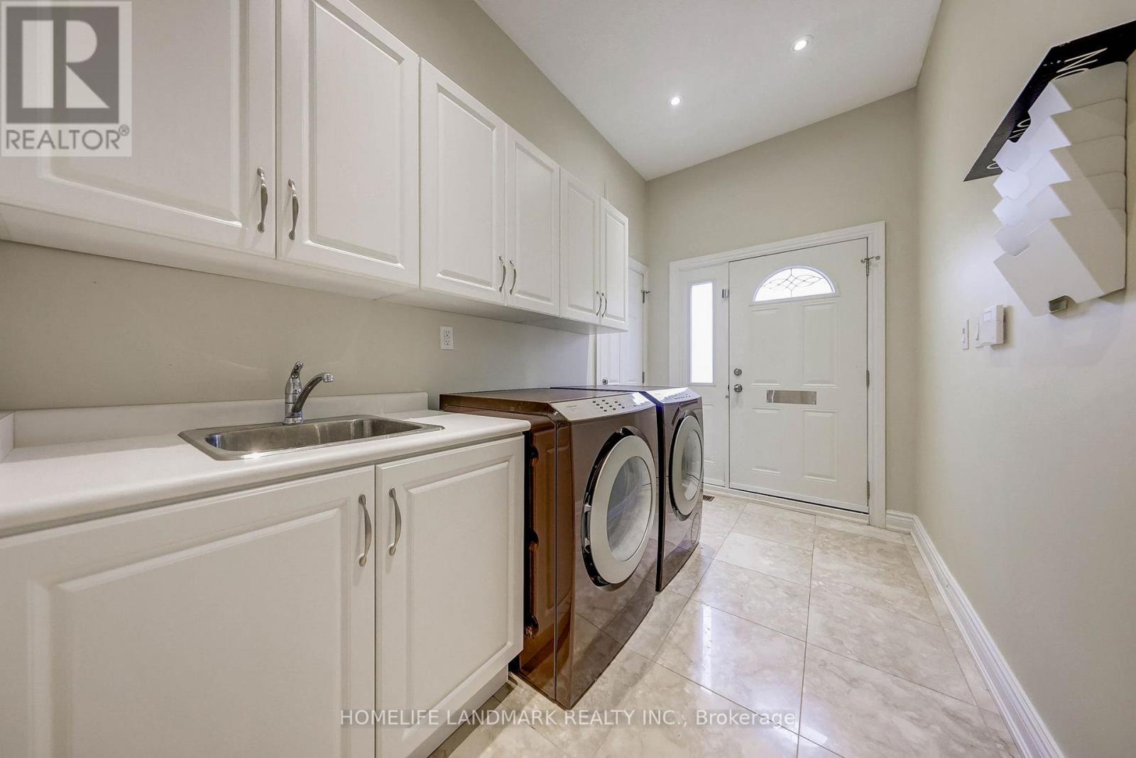 38 Misty Crescent, Toronto, ON - Indoor Photo Showing Laundry Room