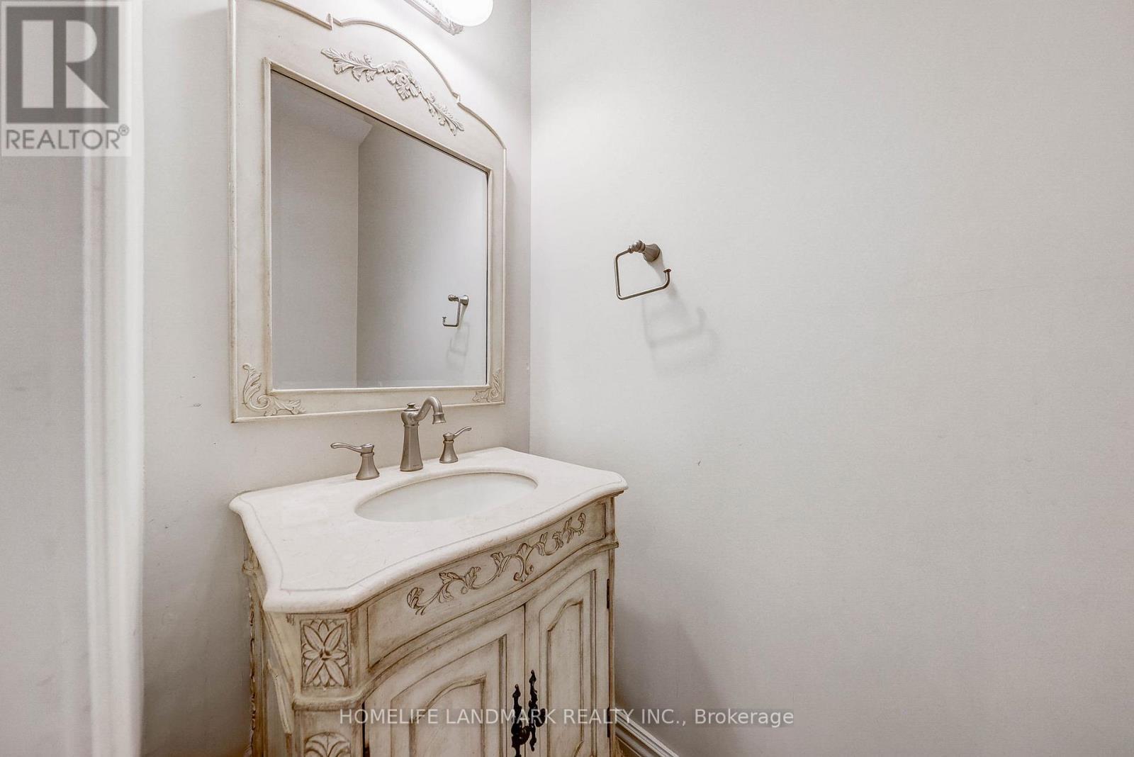 38 Misty Crescent, Toronto, ON - Indoor Photo Showing Bathroom