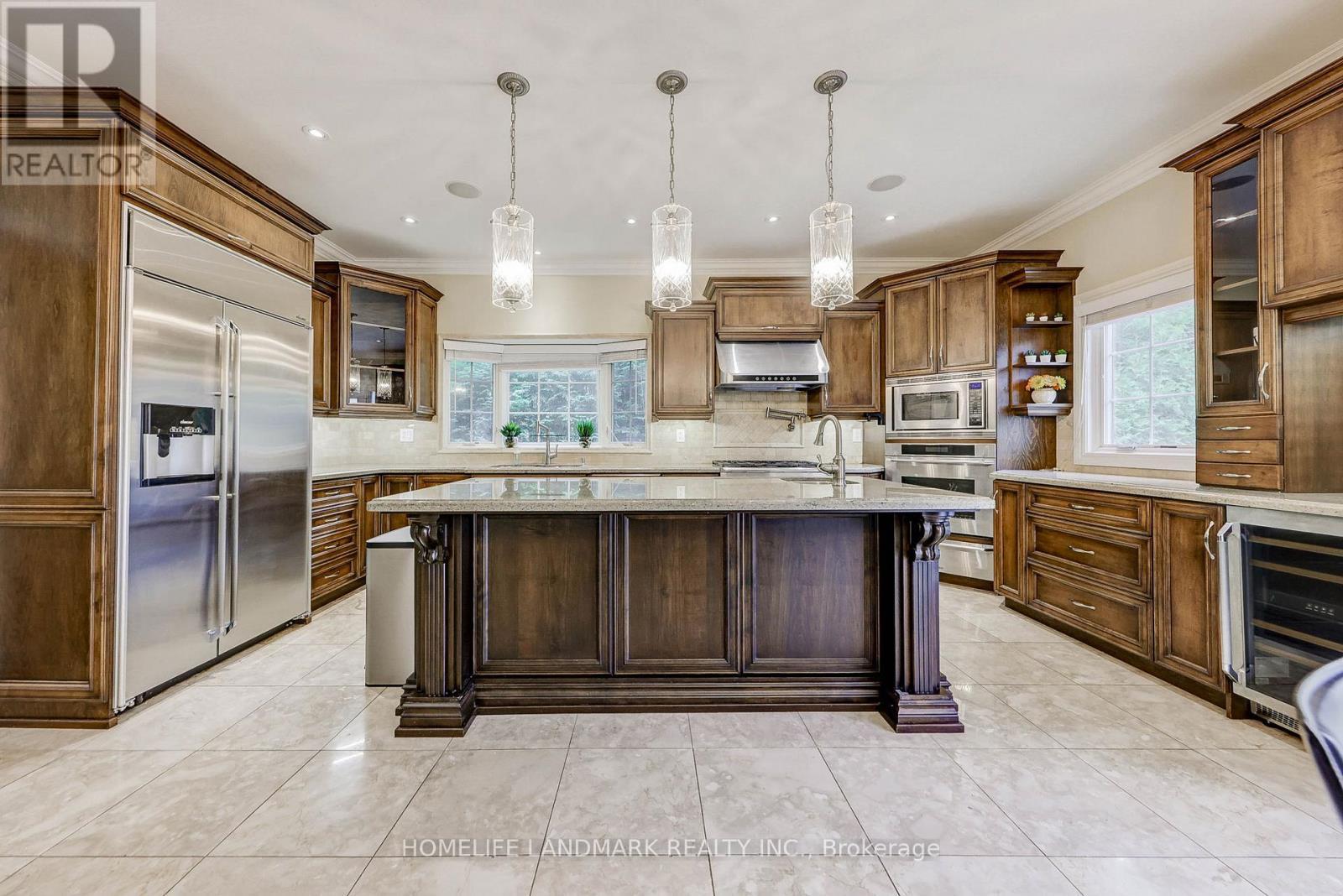 38 Misty Crescent, Toronto, ON - Indoor Photo Showing Kitchen With Upgraded Kitchen