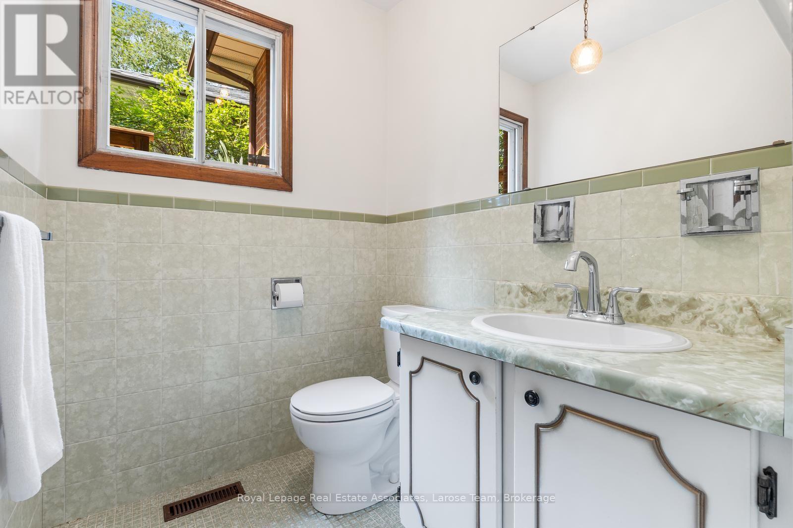 1344 Kenmuir Avenue, Mississauga, ON - Indoor Photo Showing Bathroom