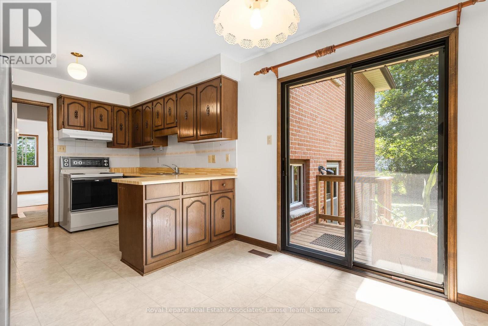 1344 Kenmuir Avenue, Mississauga, ON - Indoor Photo Showing Kitchen