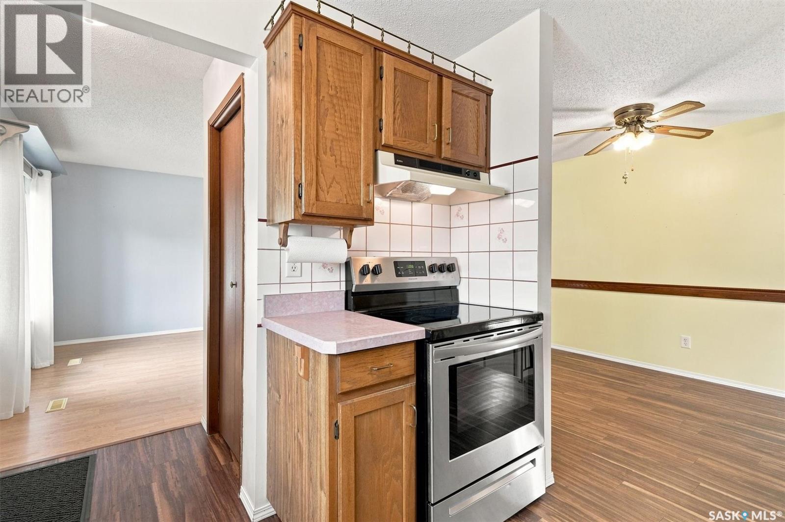 1202 Mccormack Road, Saskatoon, SK - Indoor Photo Showing Kitchen