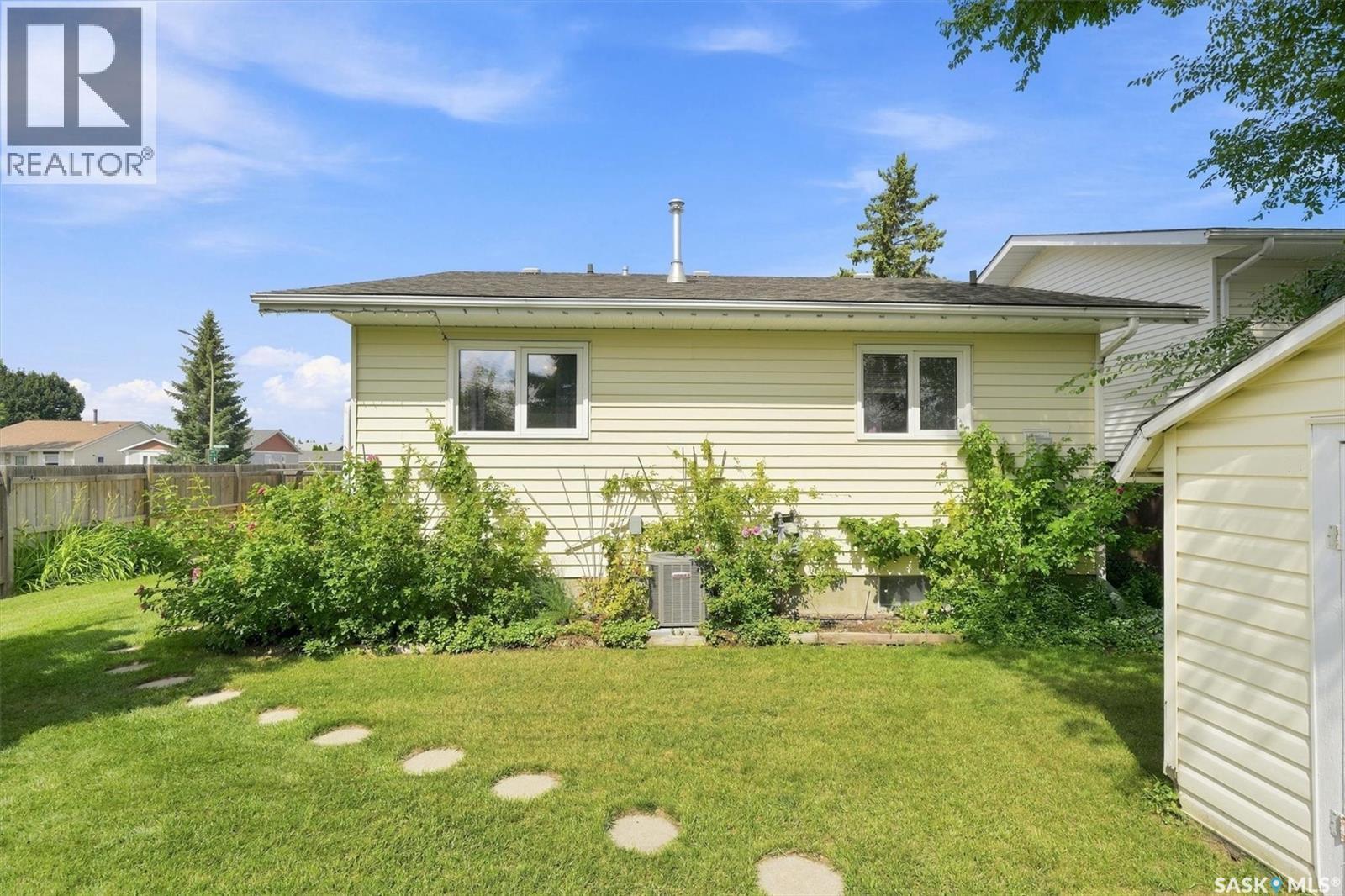1202 Mccormack Road, Saskatoon, SK - Outdoor