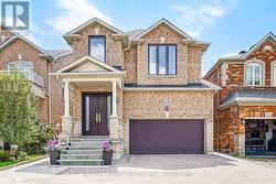 139 RIVER RIDGE BOULEVARD Aurora, ON L4G 7T7