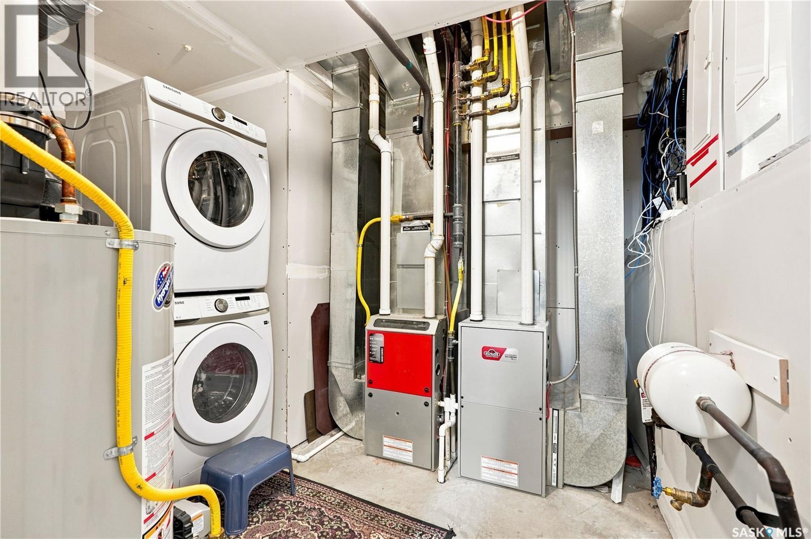 134 Bolstad Way, Saskatoon, SK - Indoor Photo Showing Laundry Room
