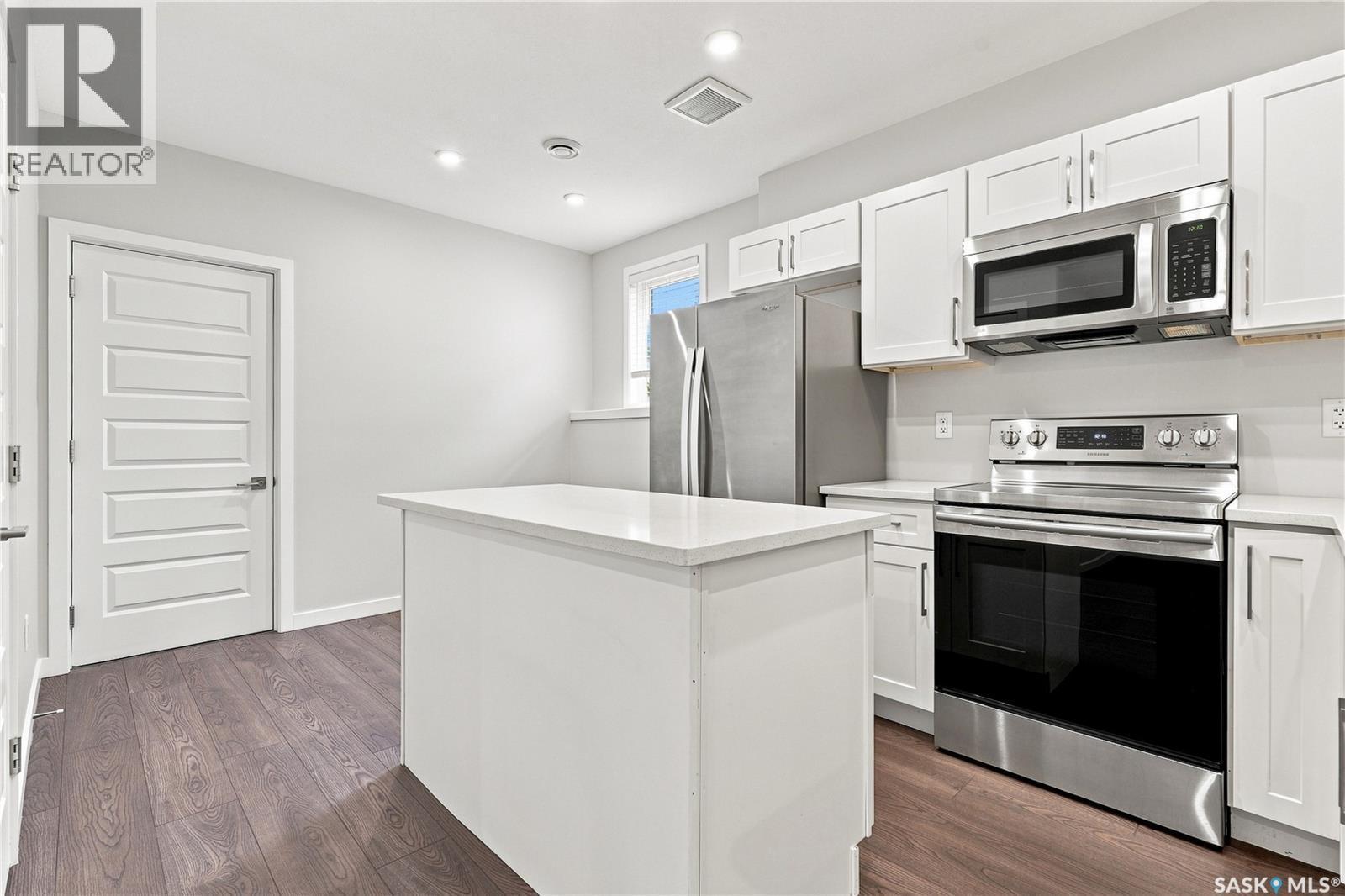 134 Bolstad Way, Saskatoon, SK - Indoor Photo Showing Kitchen With Stainless Steel Kitchen