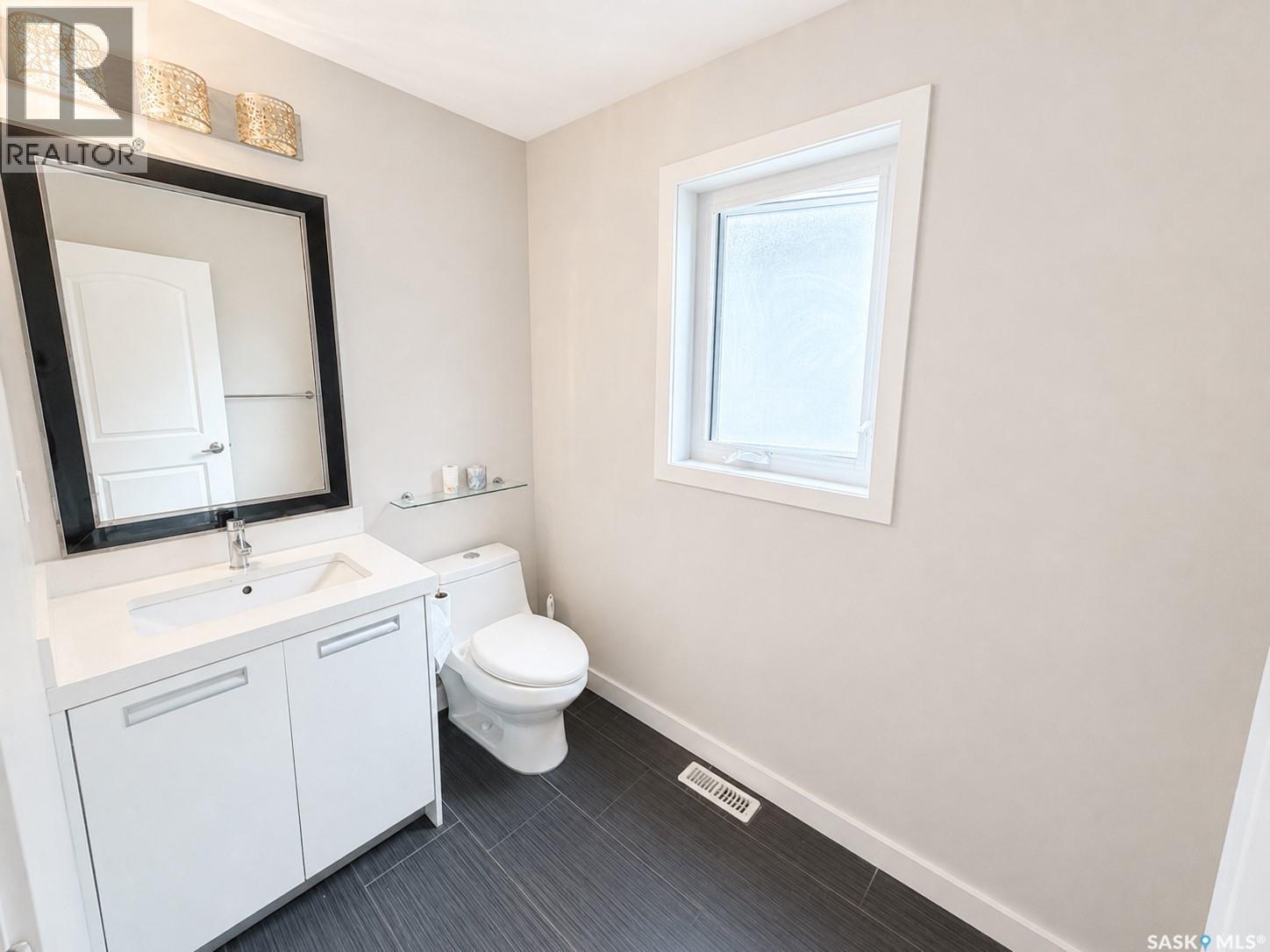 110 Chubb Cove, Saskatoon, SK - Indoor Photo Showing Bathroom