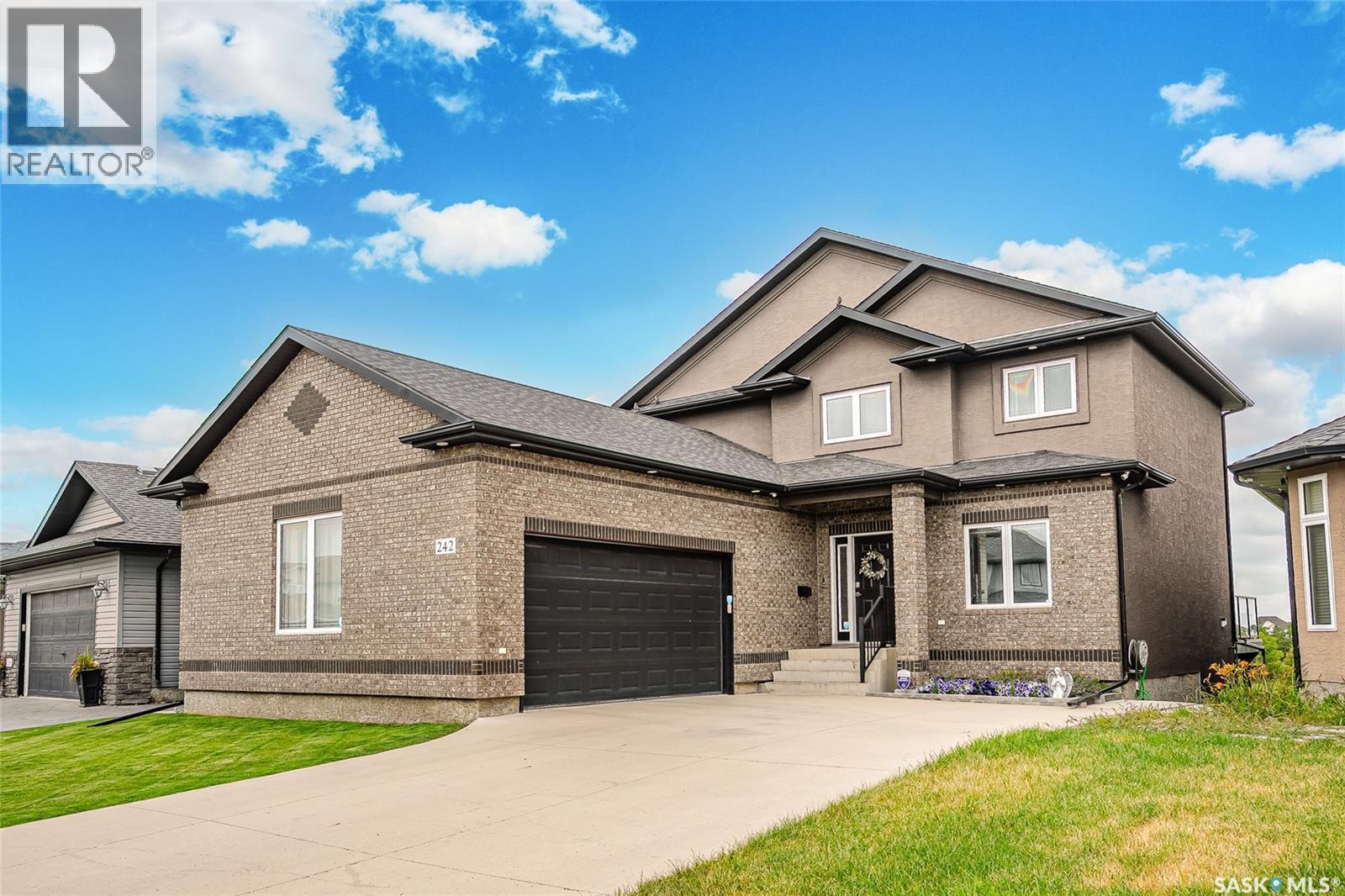 242 Denham Crescent, Saskatoon, SK - Outdoor