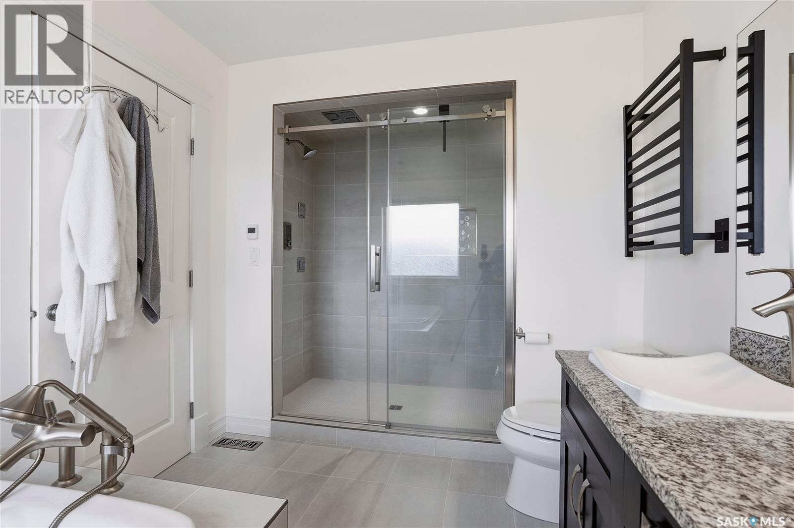 242 Denham Crescent, Saskatoon, SK - Indoor Photo Showing Bathroom