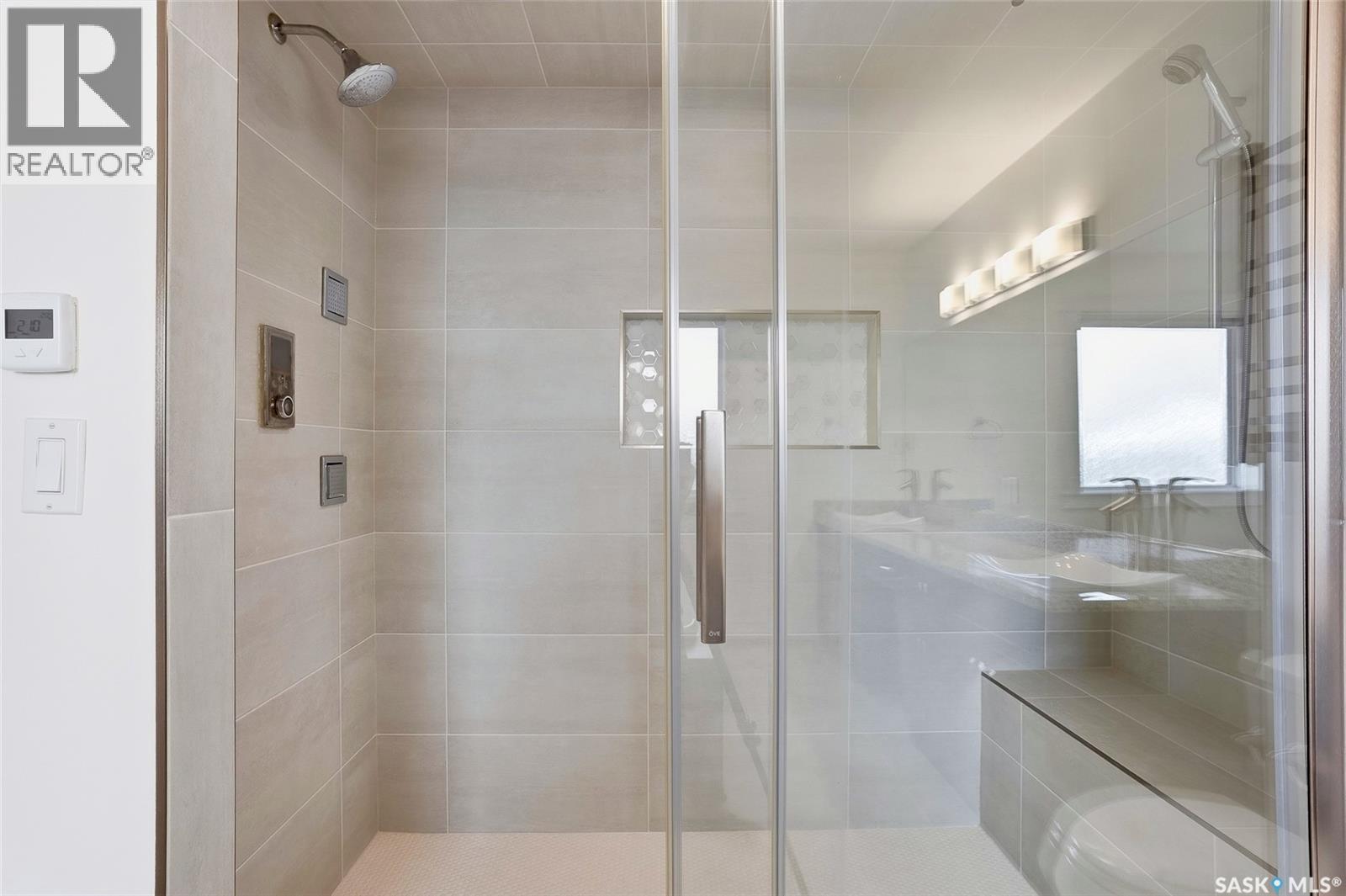242 Denham Crescent, Saskatoon, SK - Indoor Photo Showing Bathroom
