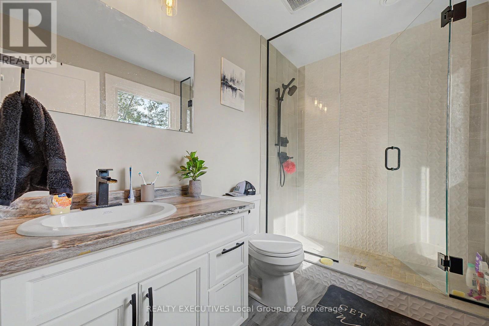 575 Hart Road, Callander, ON - Indoor Photo Showing Bathroom