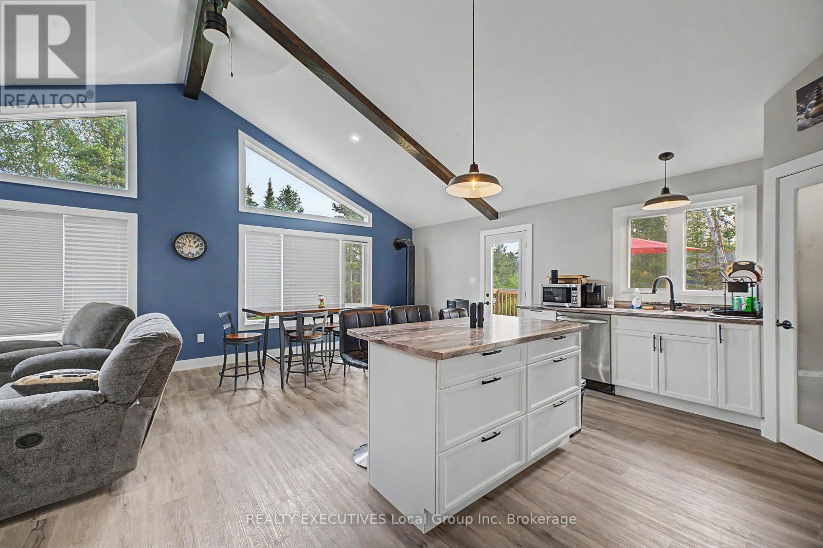 575 Hart Road, Callander, ON - Indoor