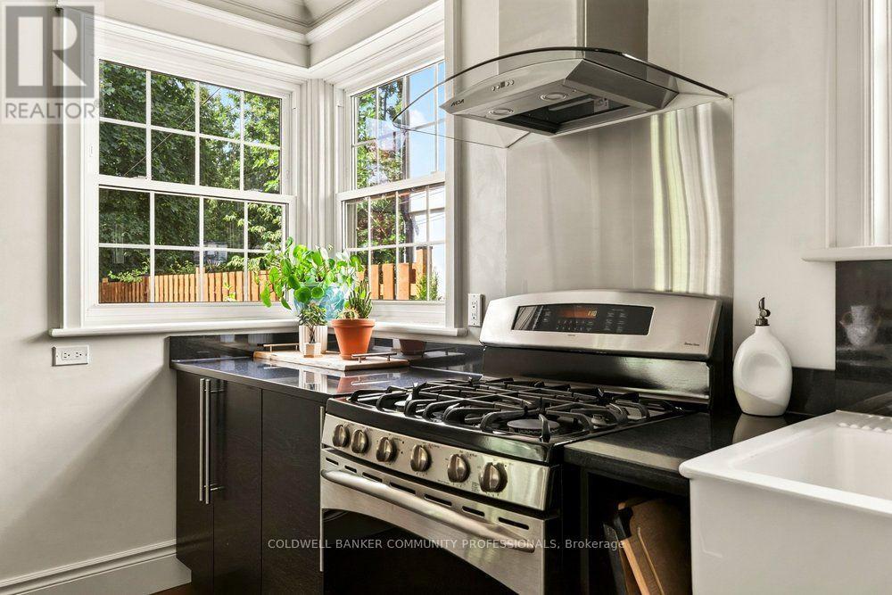 71 Stanley Avenue, Hamilton, ON - Indoor Photo Showing Other Room