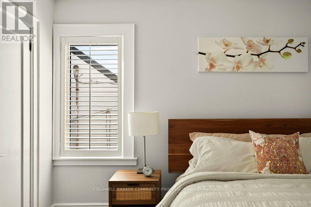 71 Stanley Avenue, Hamilton, ON - Indoor Photo Showing Bedroom
