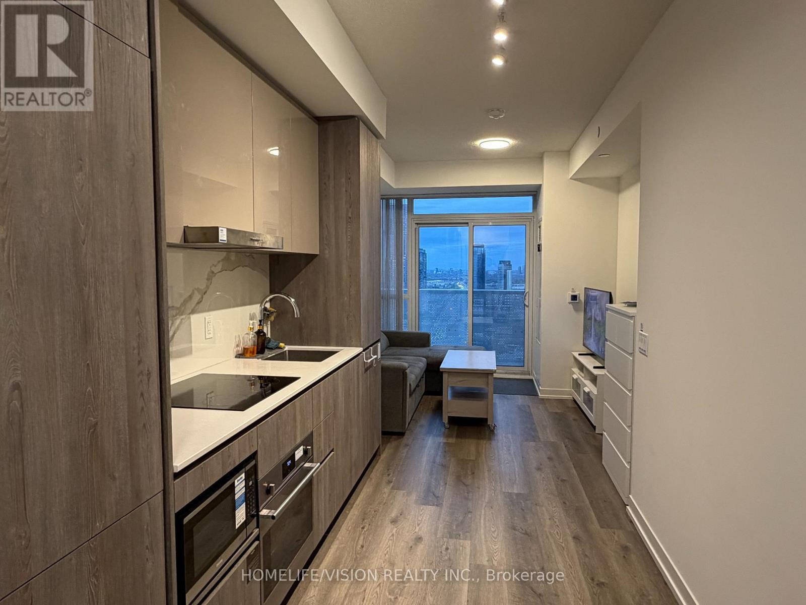 3207 - 8 Interchange Way, Vaughan, ON - Indoor Photo Showing Kitchen