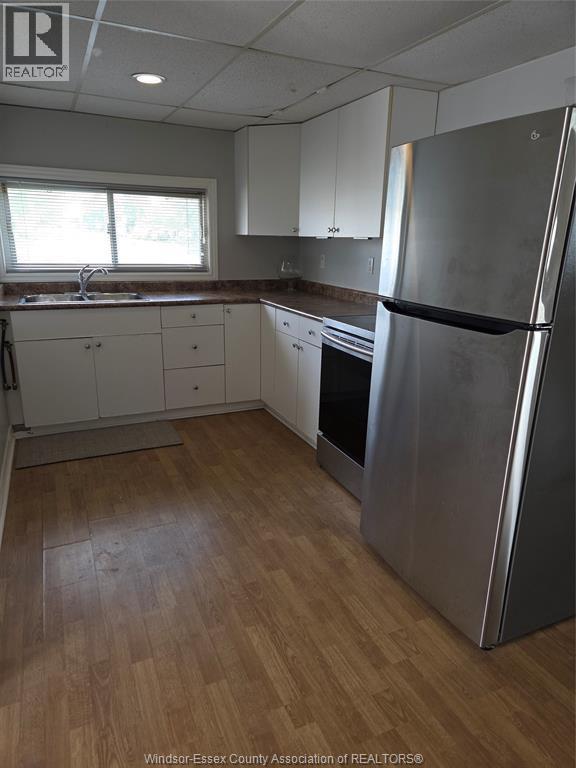 4 Wahneta Unit# Lower, Lasalle, ON - Indoor Photo Showing Kitchen