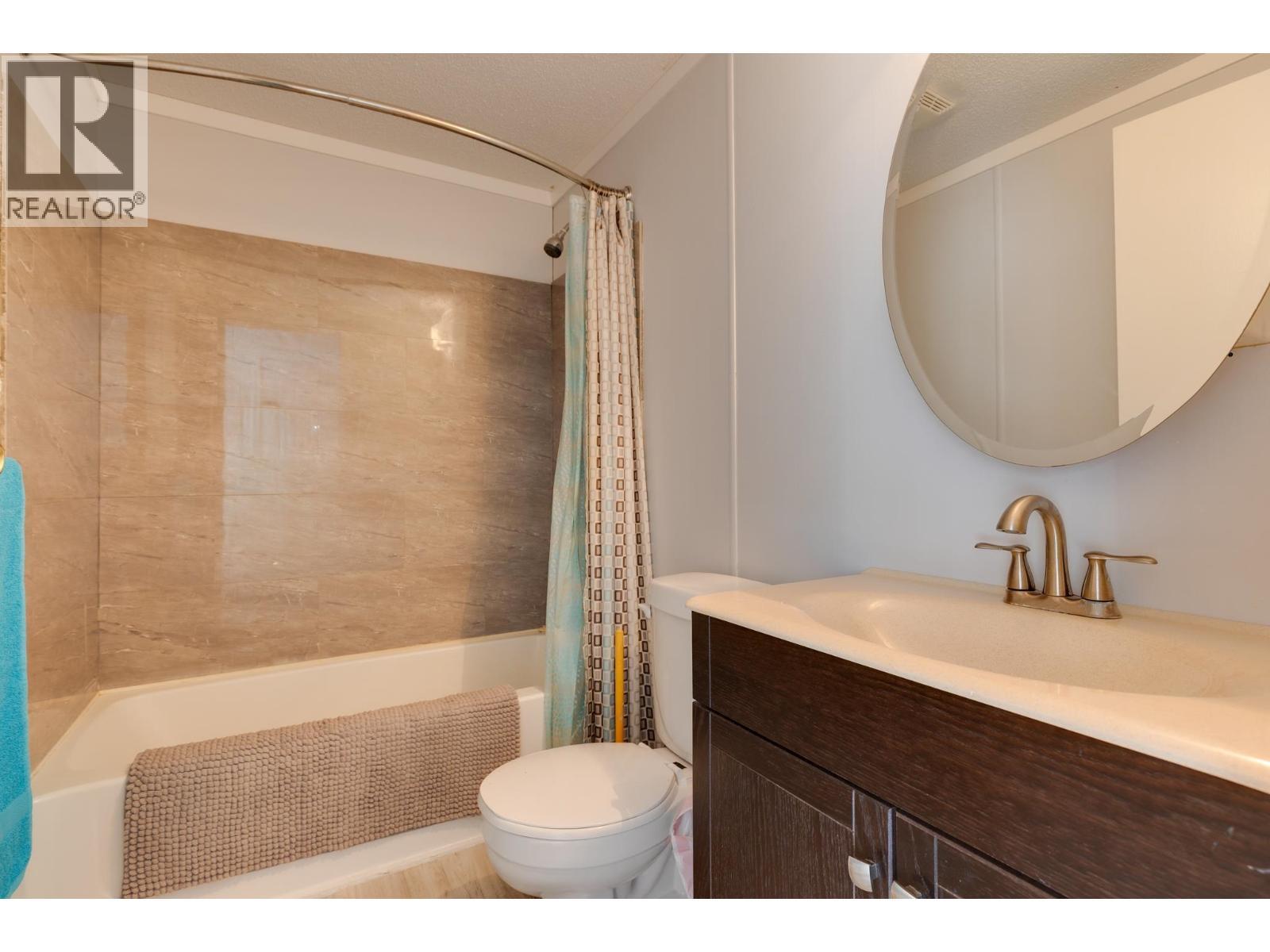 181 2500 Grant Road, Prince George, BC - Indoor Photo Showing Bathroom