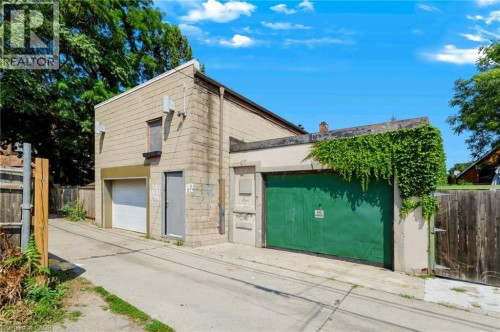 442 King William Street, Hamilton, ON - Outdoor