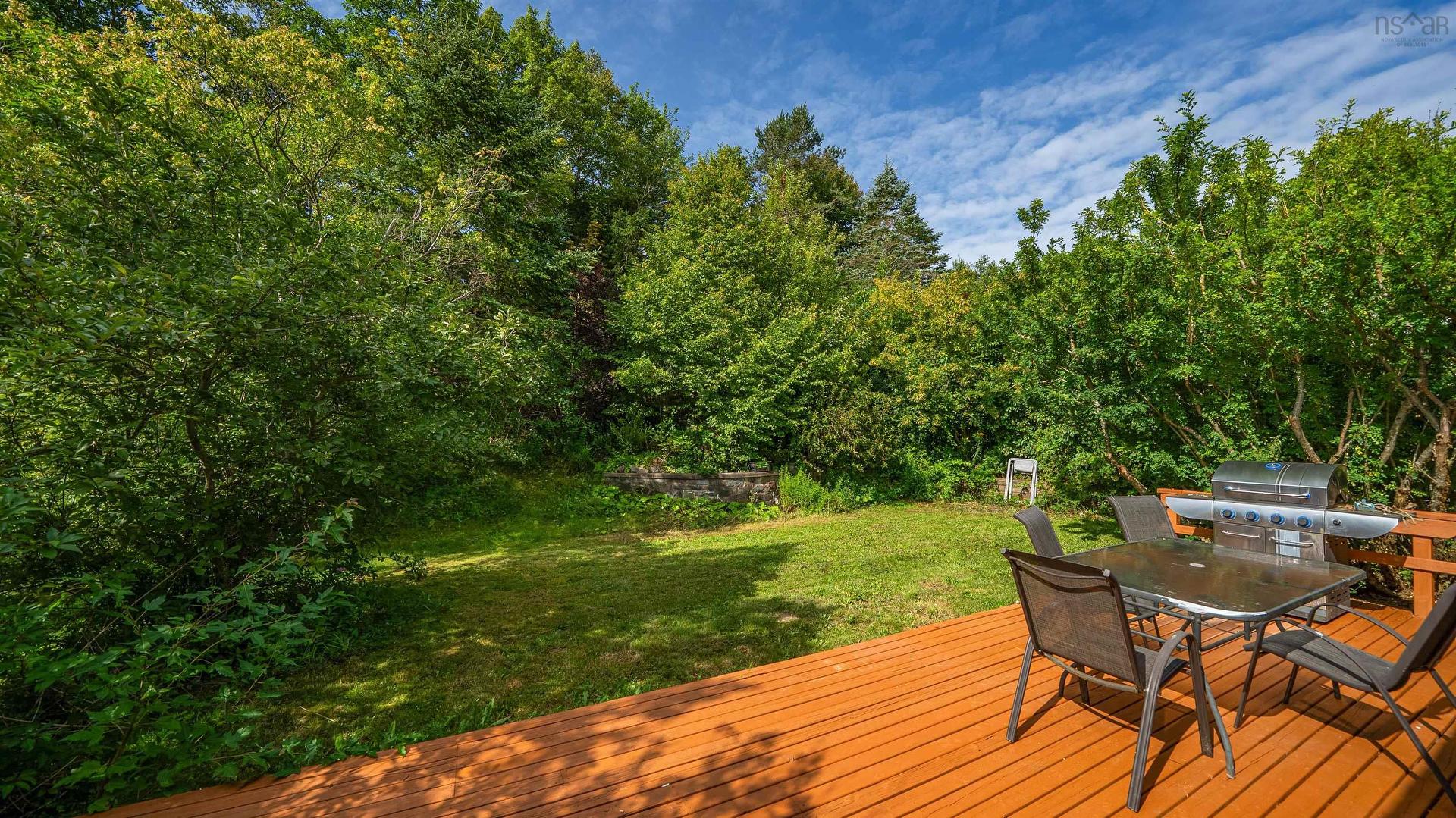 47 Forest Road, Dartmouth, NS - Outdoor
