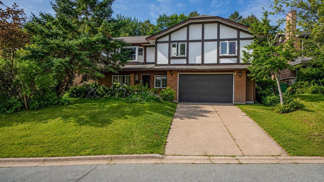 47 Forest Road, Dartmouth, NS - Outdoor With Facade