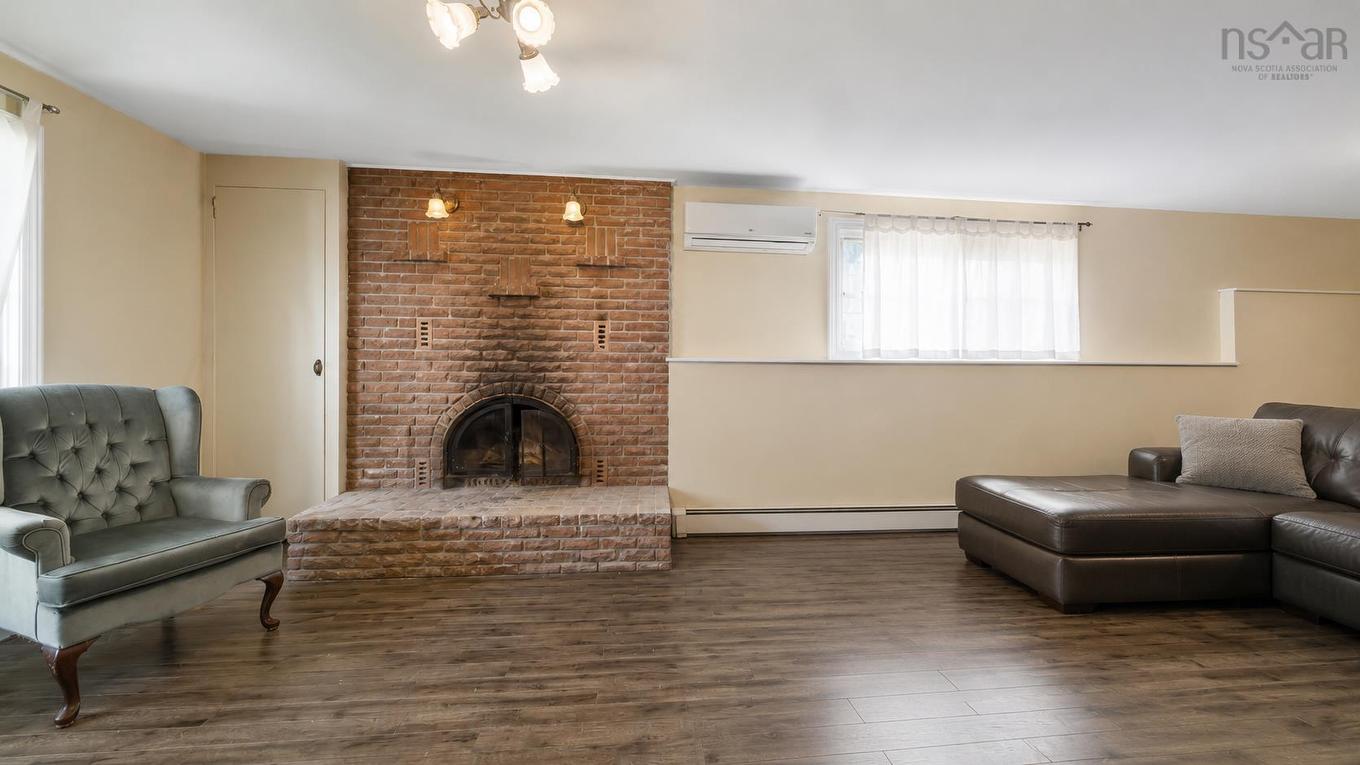 47 Forest Road, Dartmouth, NS - Indoor With Fireplace