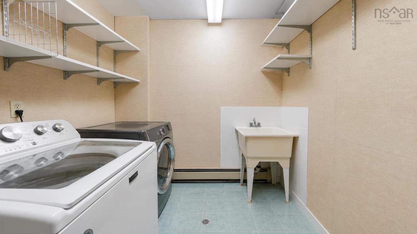 47 Forest Road, Dartmouth, NS - Indoor Photo Showing Laundry Room