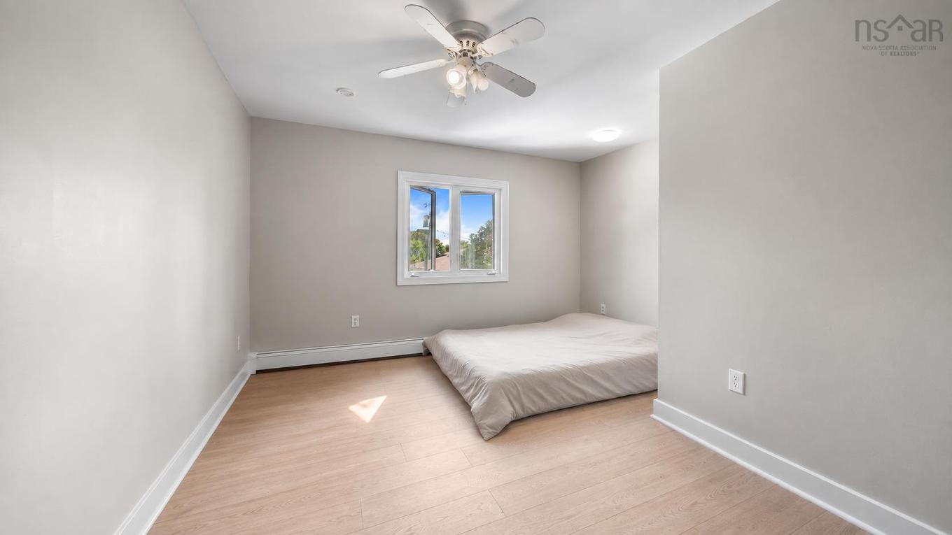 47 Forest Road, Dartmouth, NS - Indoor Photo Showing Bedroom