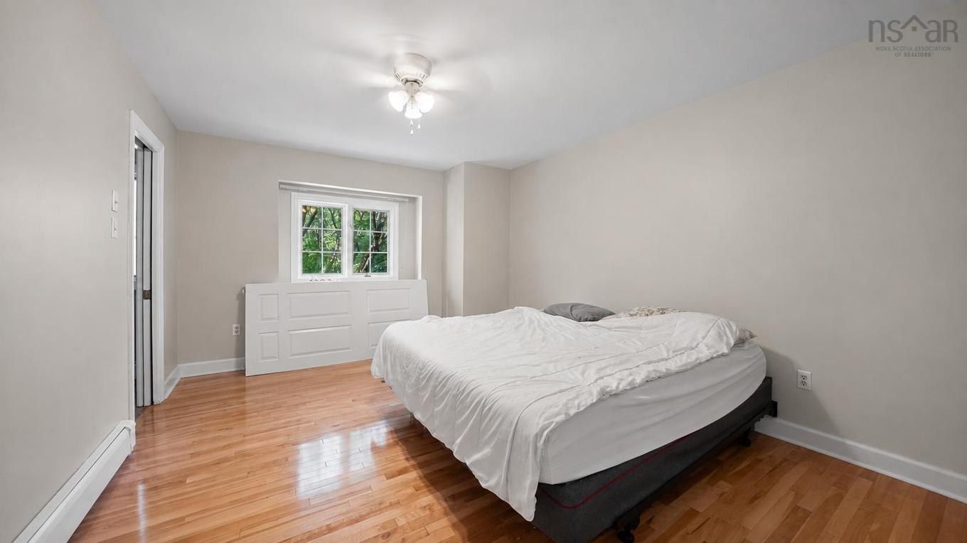 47 Forest Road, Dartmouth, NS - Indoor Photo Showing Bedroom