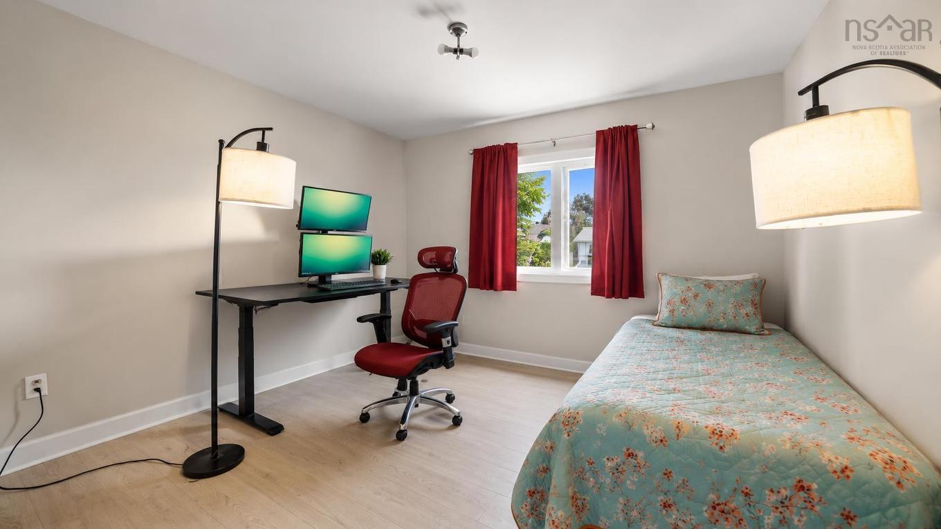 47 Forest Road, Dartmouth, NS - Indoor Photo Showing Bedroom