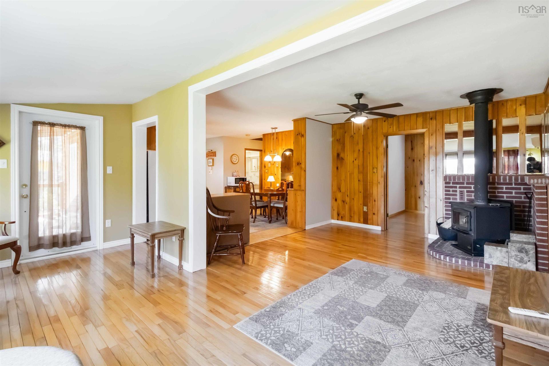 198 Spruce Drive, Barss Corner, NS - Indoor Photo Showing Living Room