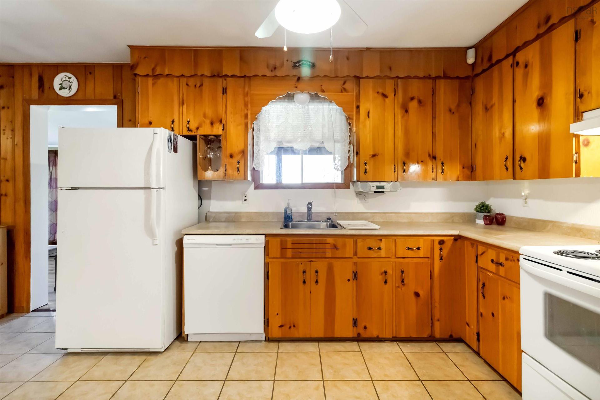 198 Spruce Drive, Barss Corner, NS - Indoor Photo Showing Kitchen