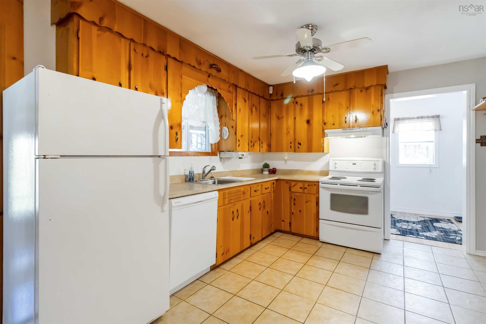 198 Spruce Drive, Barss Corner, NS - Indoor Photo Showing Kitchen