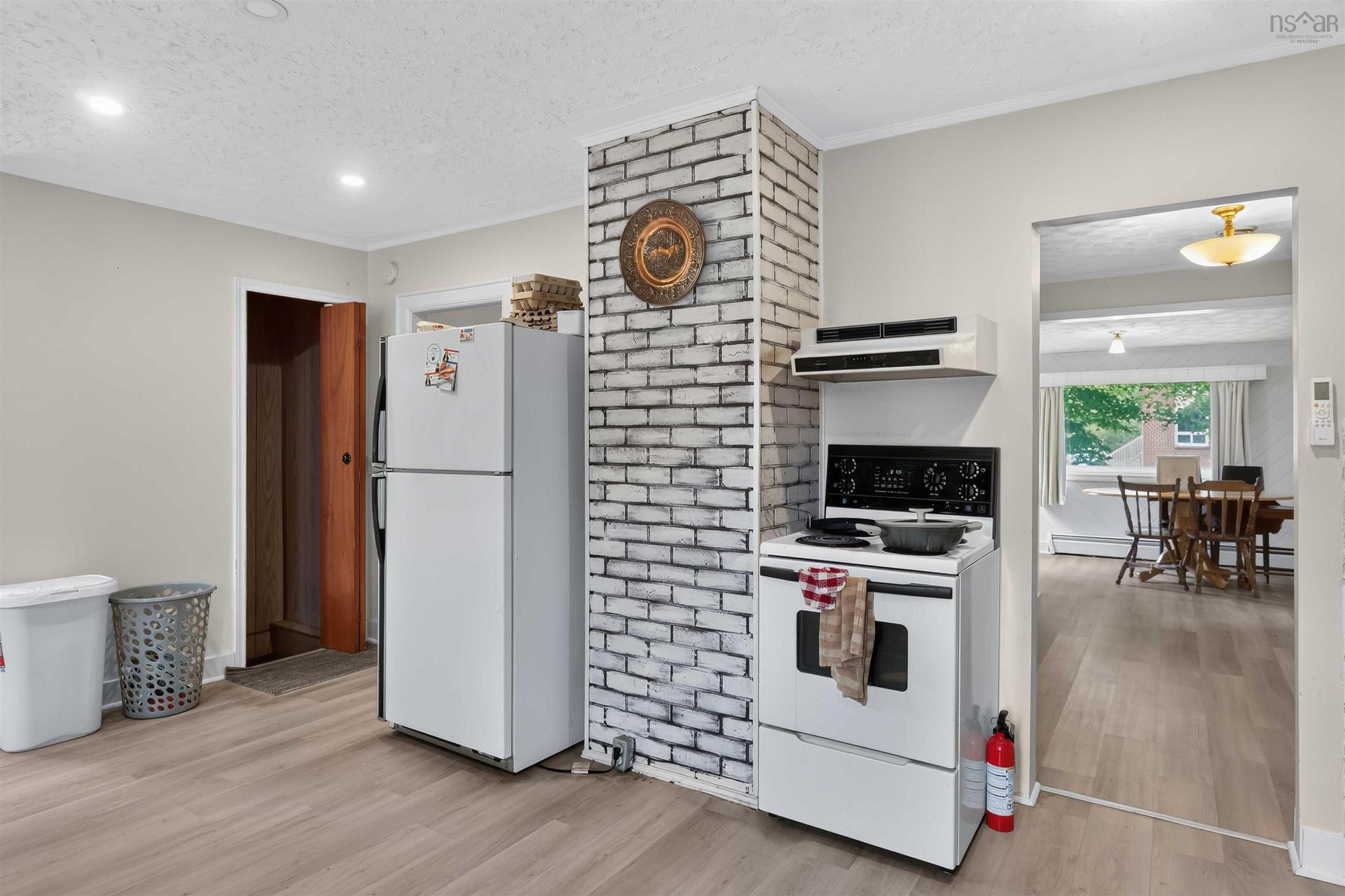 191 Oakdene Avenue, Kentville, NS - Indoor Photo Showing Kitchen