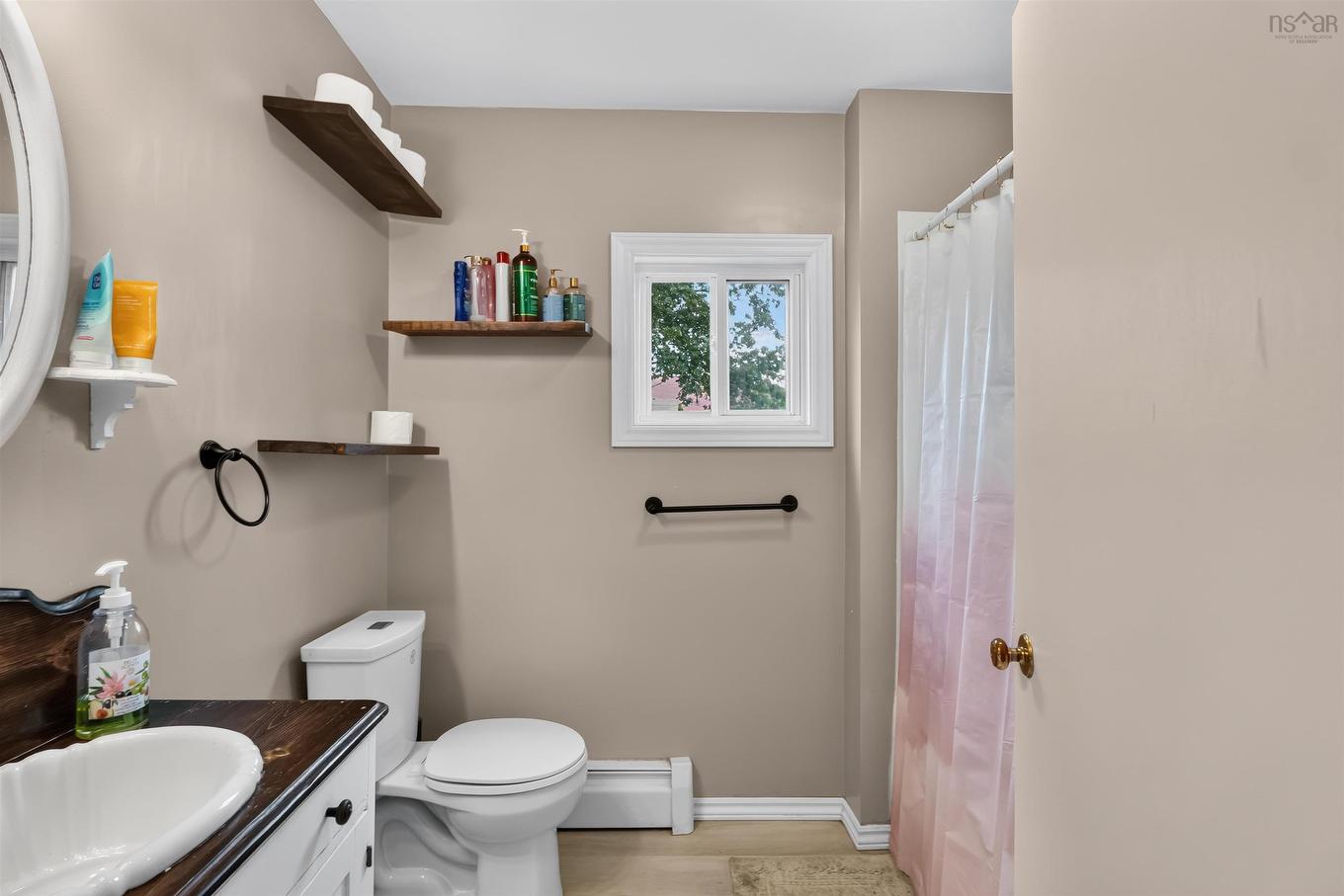 191 Oakdene Avenue, Kentville, NS - Indoor Photo Showing Bathroom