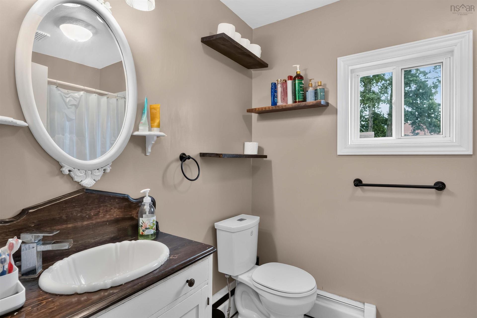 191 Oakdene Avenue, Kentville, NS - Indoor Photo Showing Bathroom
