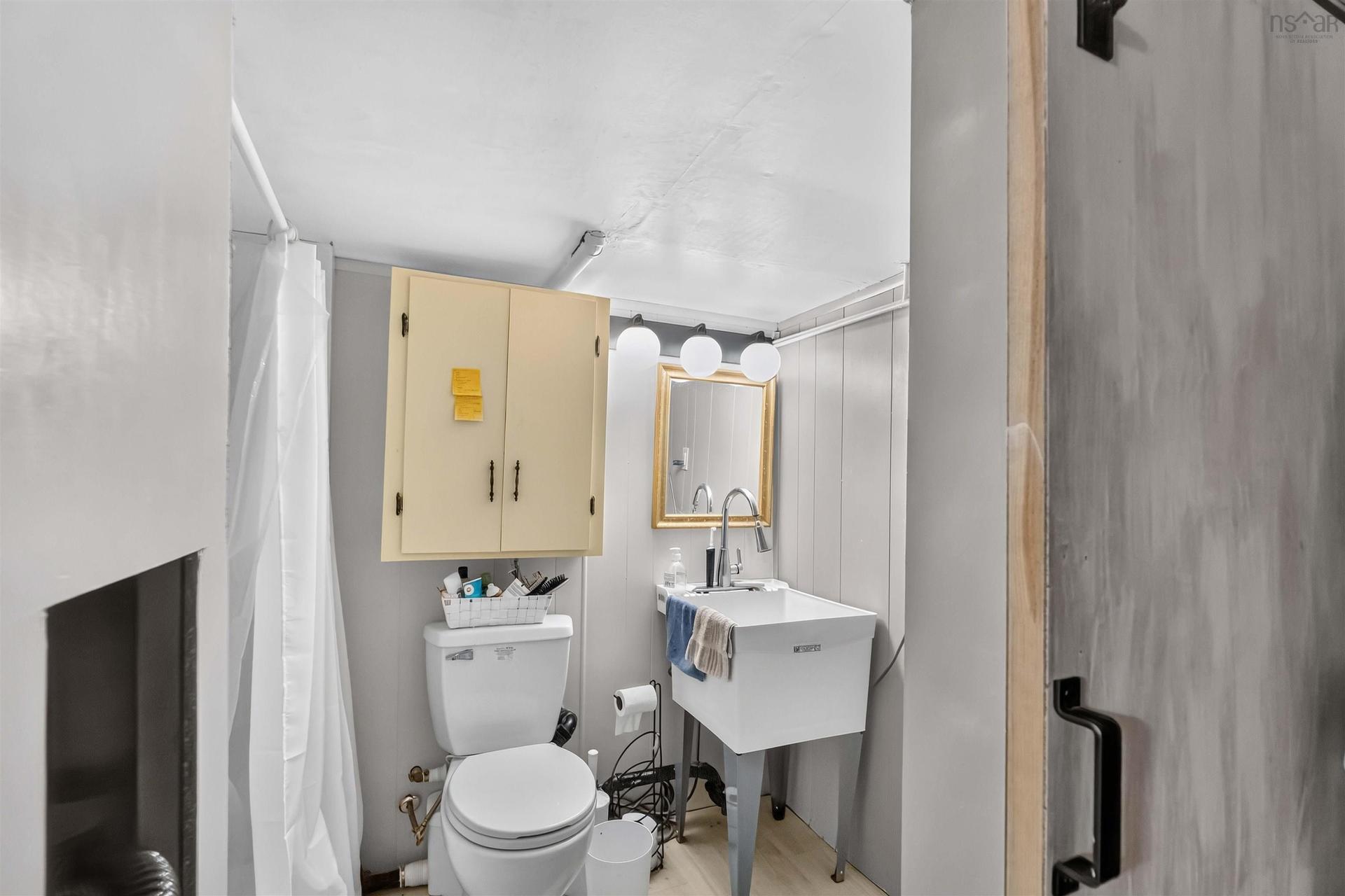 191 Oakdene Avenue, Kentville, NS - Indoor Photo Showing Bathroom