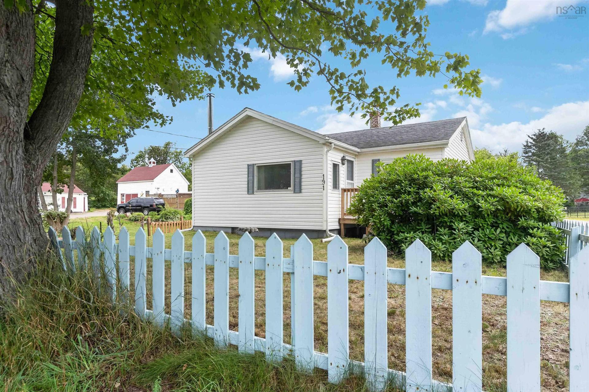 191 Oakdene Avenue, Kentville, NS - Outdoor