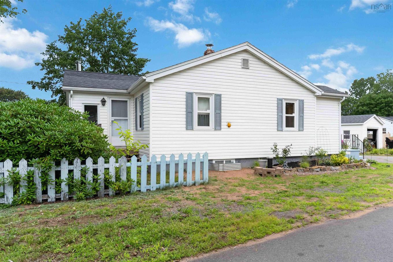 191 Oakdene Avenue, Kentville, NS - Outdoor
