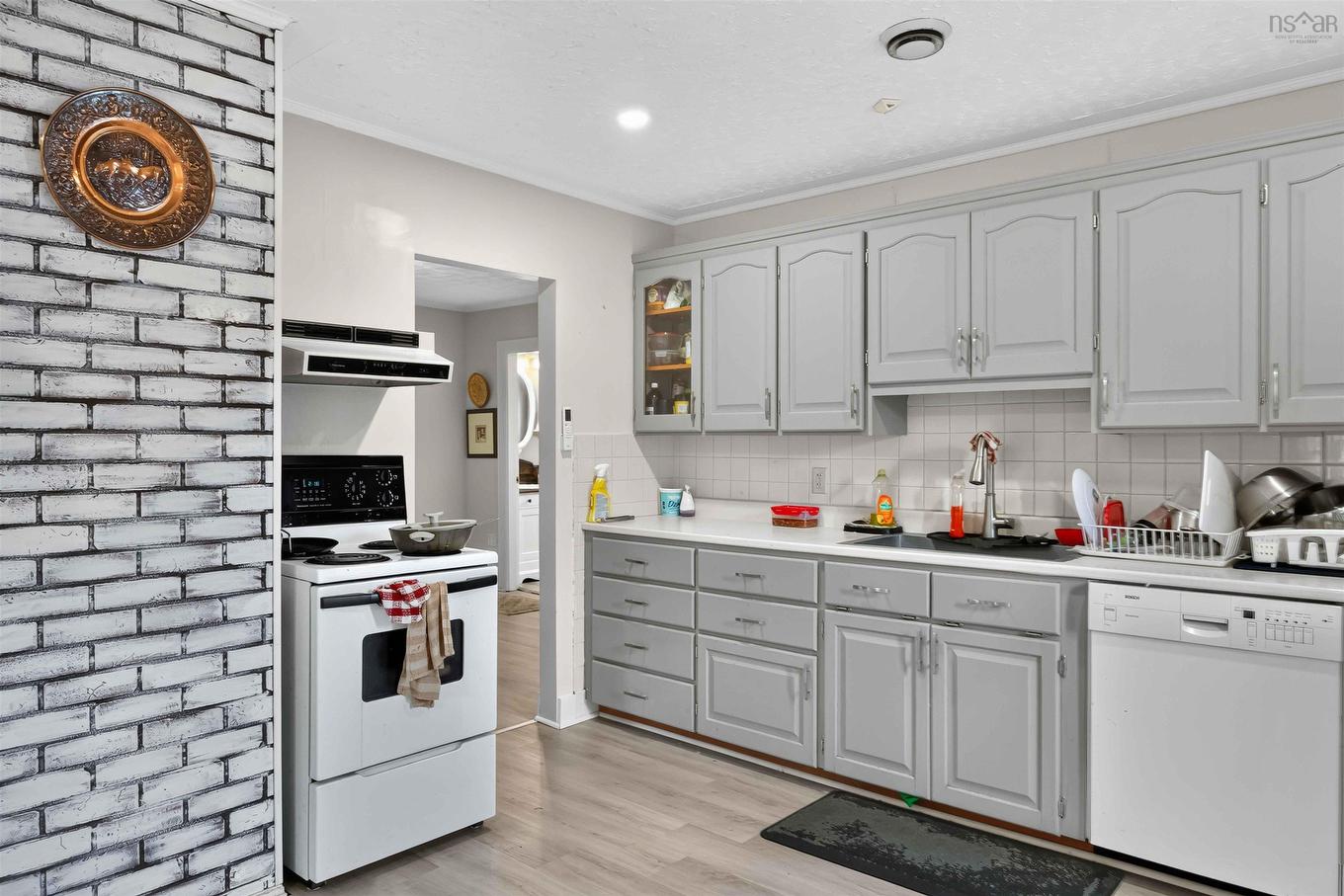 191 Oakdene Avenue, Kentville, NS - Indoor Photo Showing Kitchen