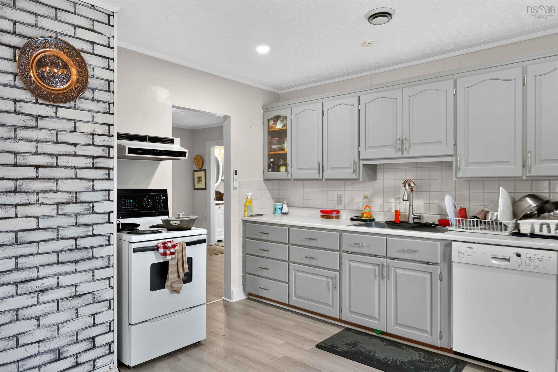 191 Oakdene Avenue, Kentville, NS - Indoor Photo Showing Kitchen