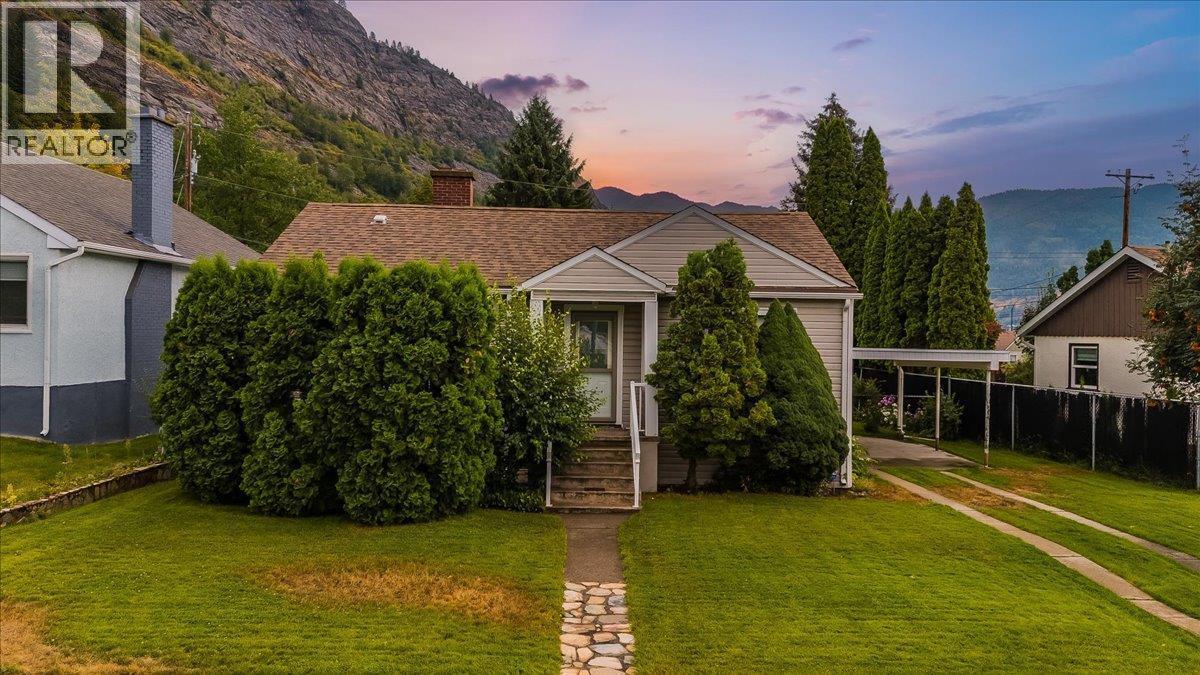 306 Sylvia Crescent, Trail, BC - Outdoor
