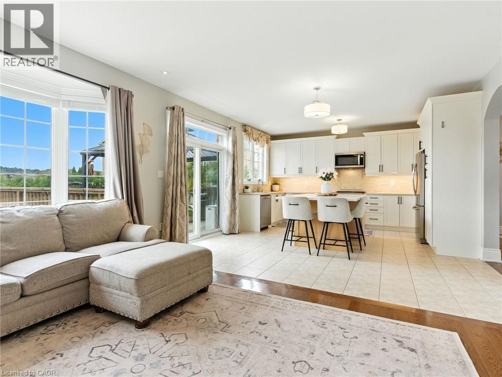 200 Giddings Crescent, Milton, ON - Indoor Photo Showing Living Room